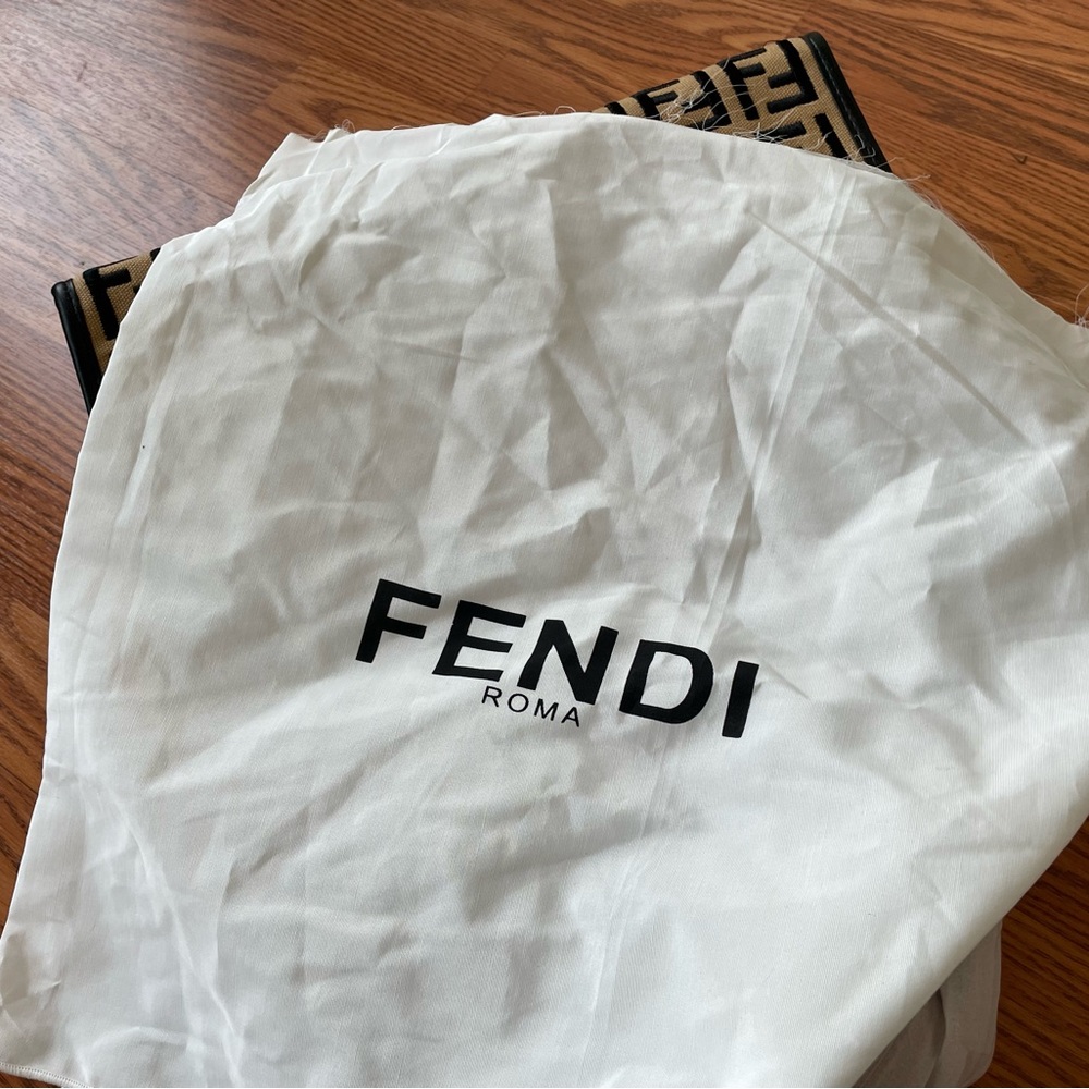 Handbag - Picture 4 of 4